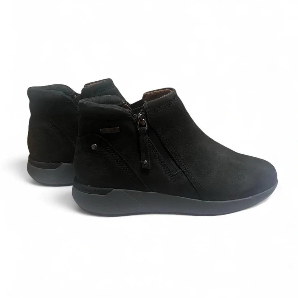 Cobb Hill Hydro-Shield water proof Black Ankle zip Booties